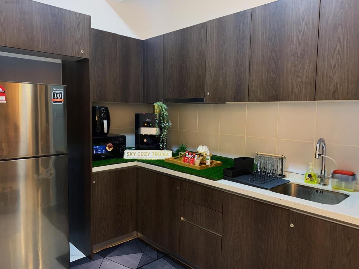 Sky Cozy Troika Residence, 1 Bedroom 4-6 Pax, 2 Bedrooms 6-8 Pax, Pool Vew, Sky & City View, Free Parking, Pool, Unlimited Wifi & Netflix Kota Bharu Buitenkant foto